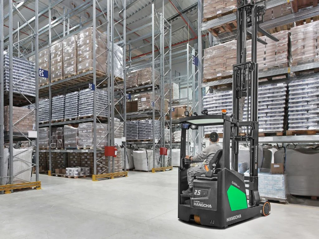 1-4t-2-5t-xc-series-reach-truck-forklift-for-sale-10