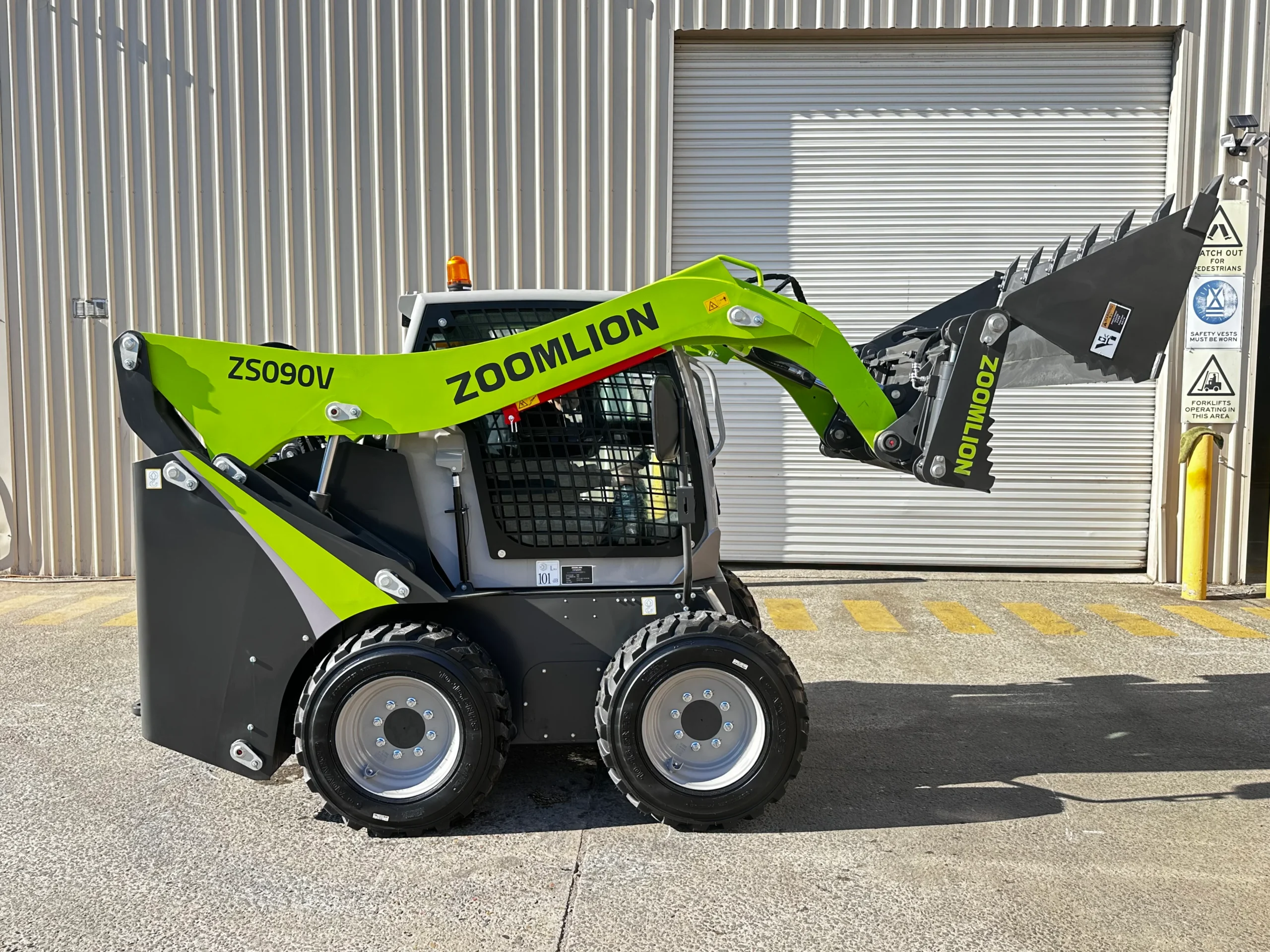 3-ton-skid-steer-for-sale11-scaled