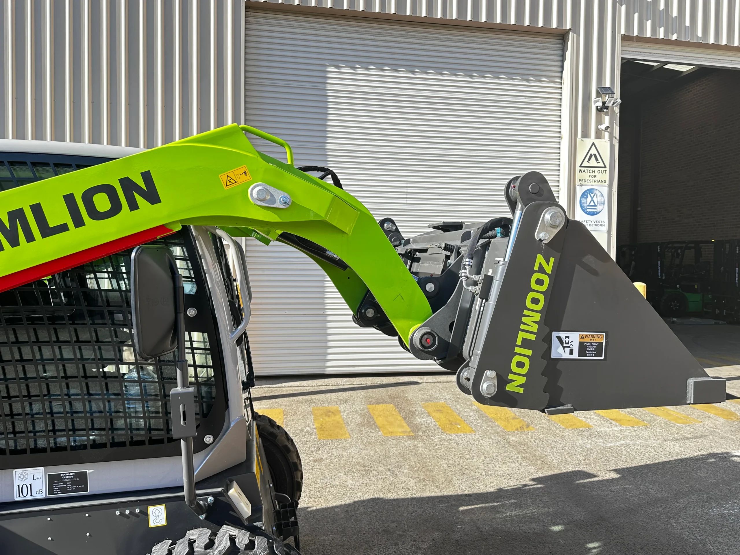 3-ton-skid-steer-for-sale16-scaled