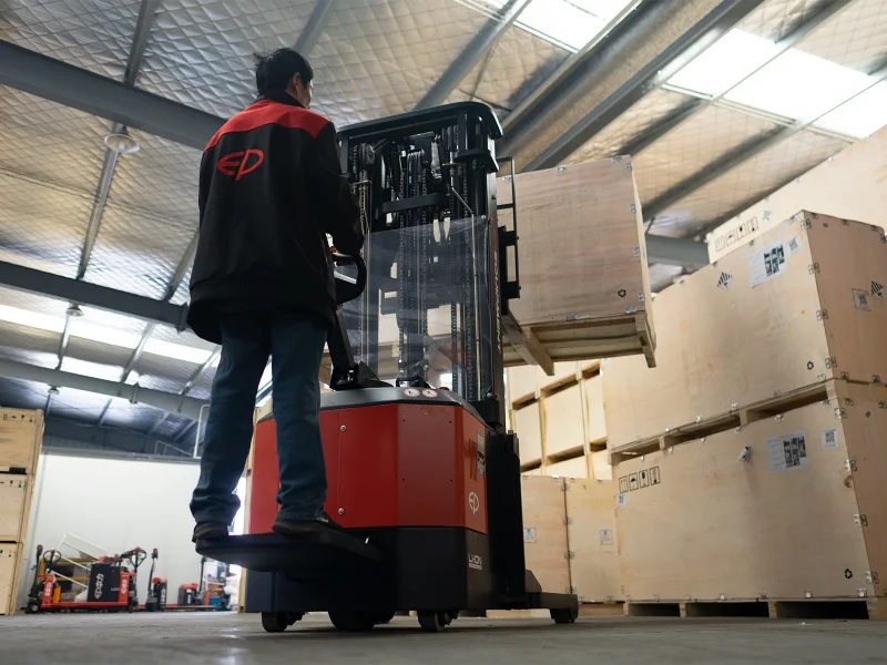 CQE15S-reach-truck-3