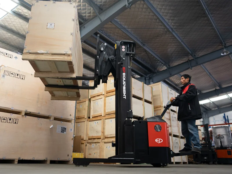 CQE15S-reach-truck