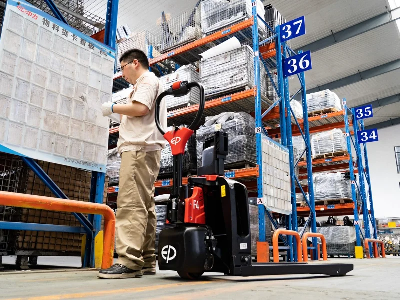 F4-1.5-ton-pallet-truck-1