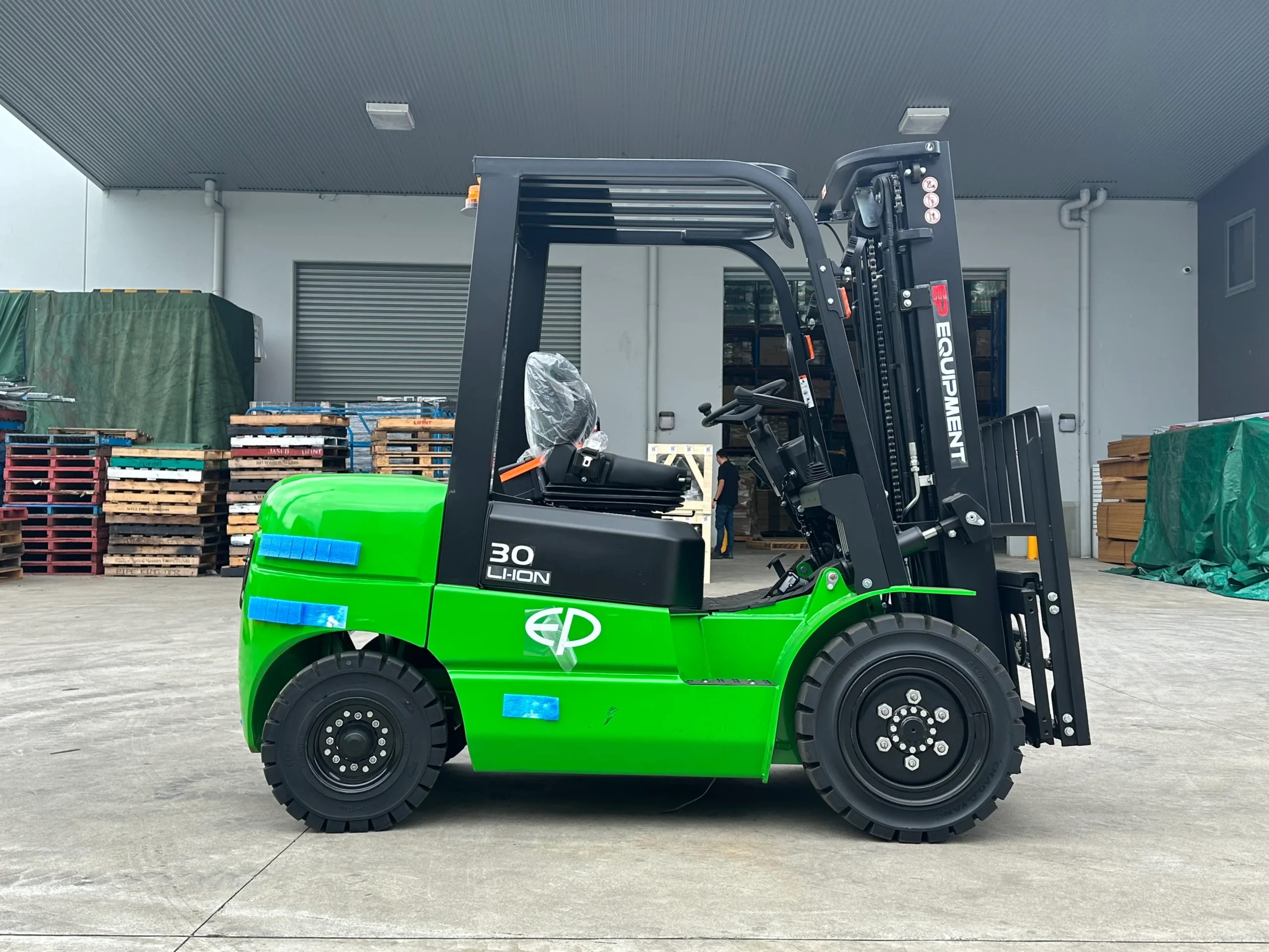 ICE301-forklift-1-scaled