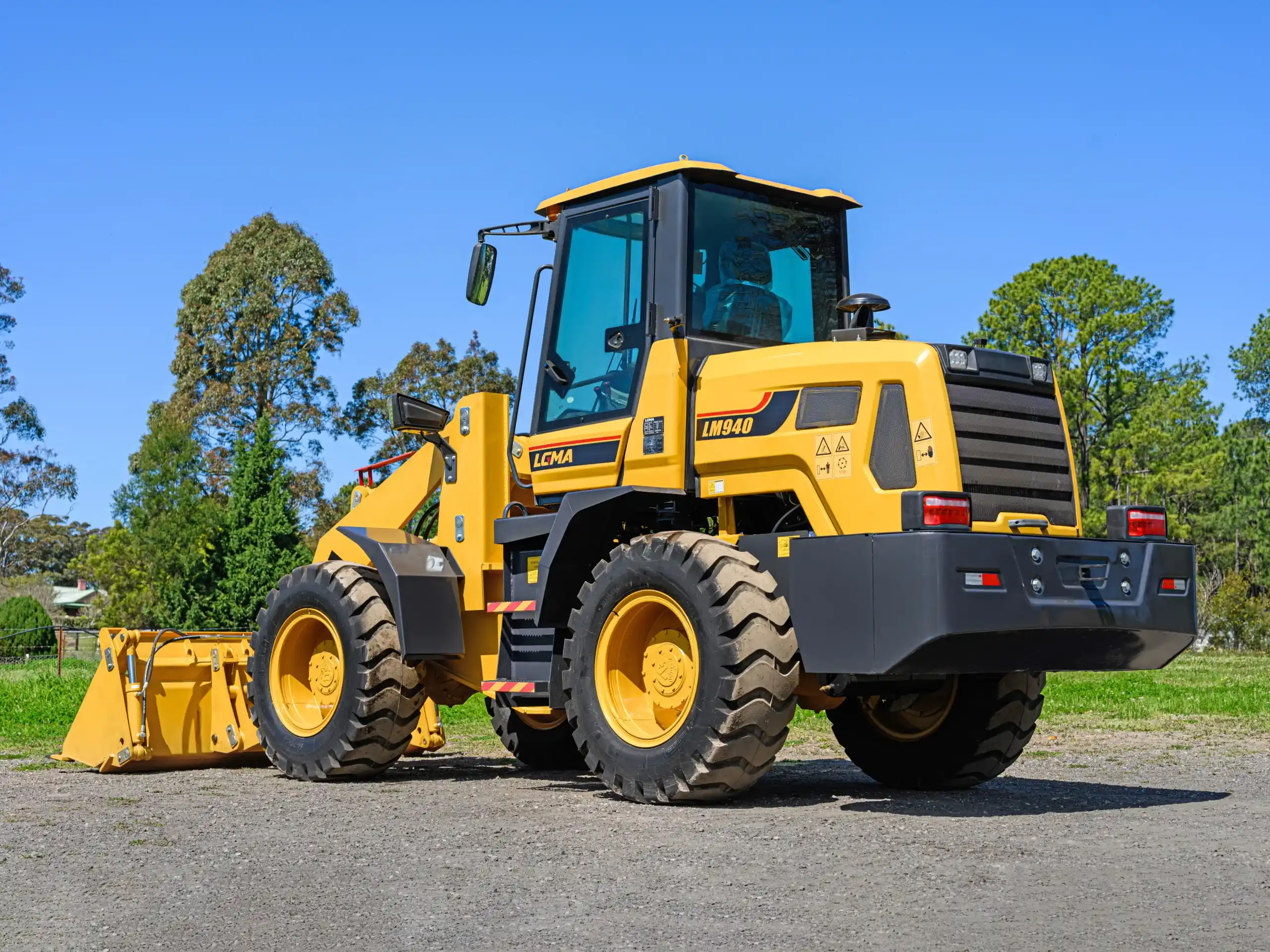LM940-wheel-loader-5