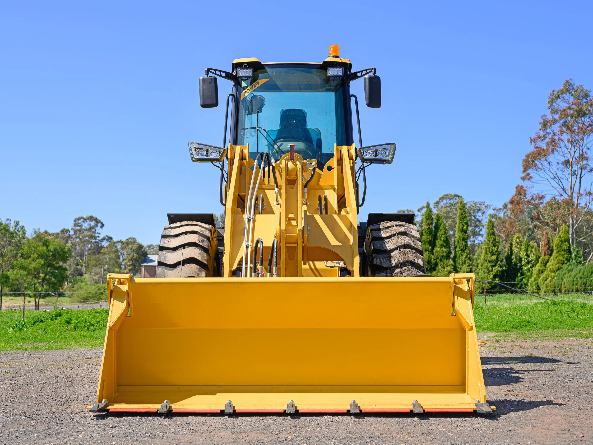 LM946-wheel-loader-1