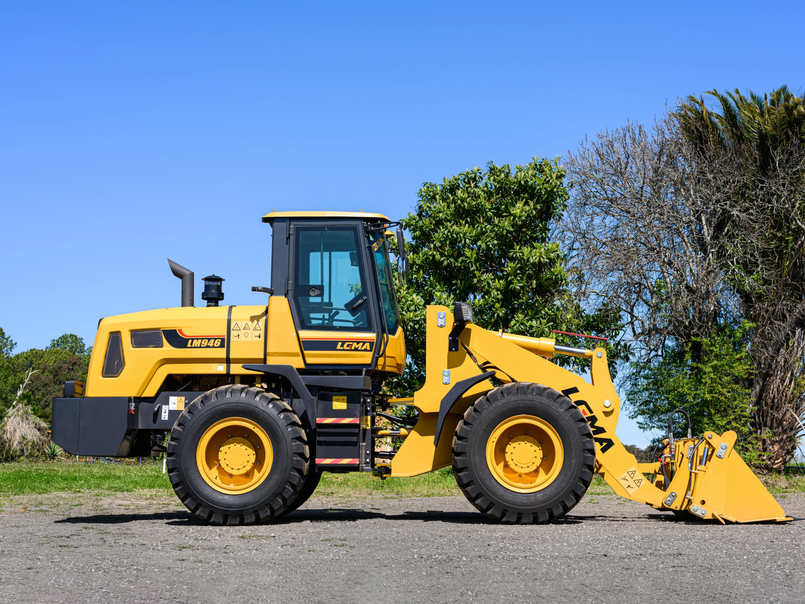 LM946-wheel-loader-7-scaled