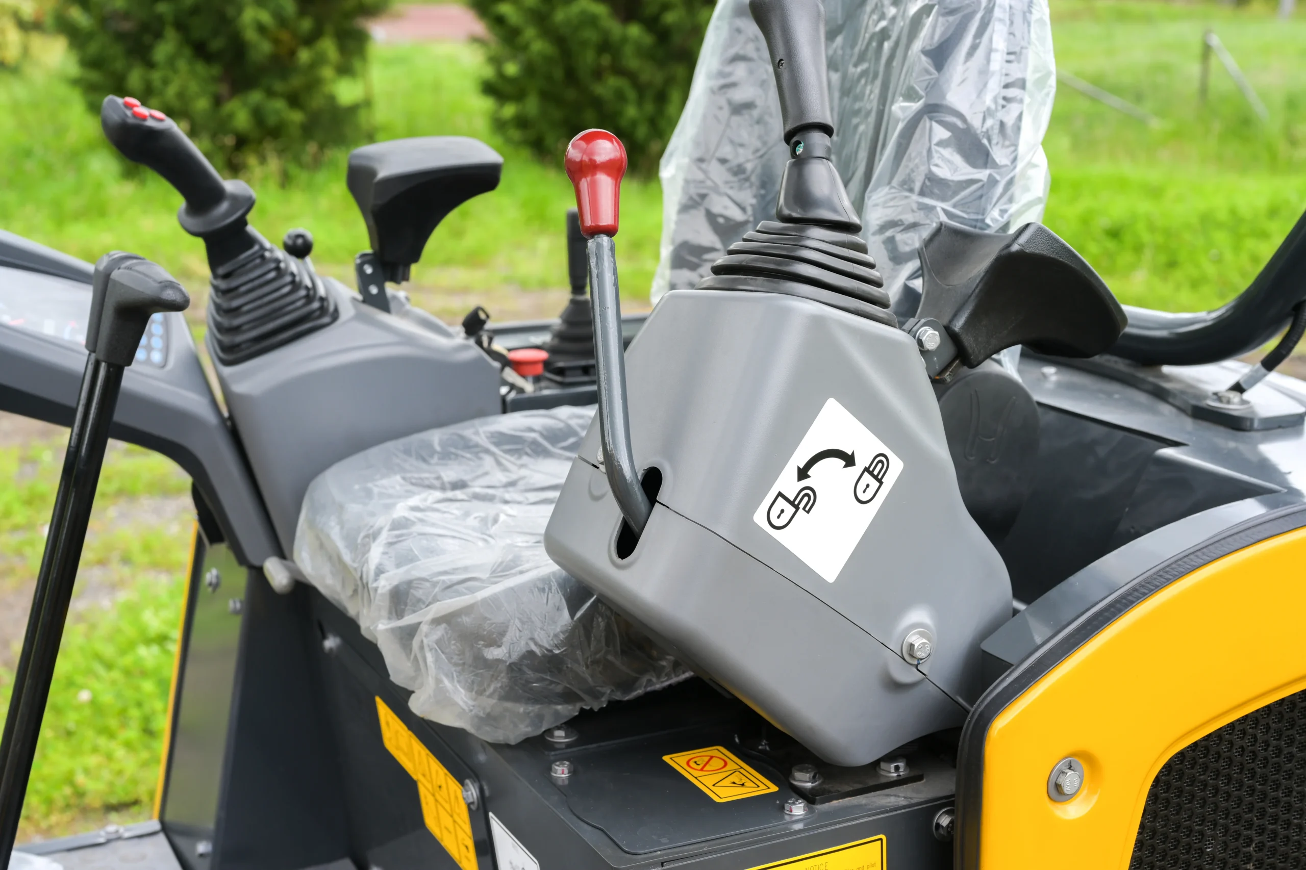 U18-excavator-joysticks-scaled
