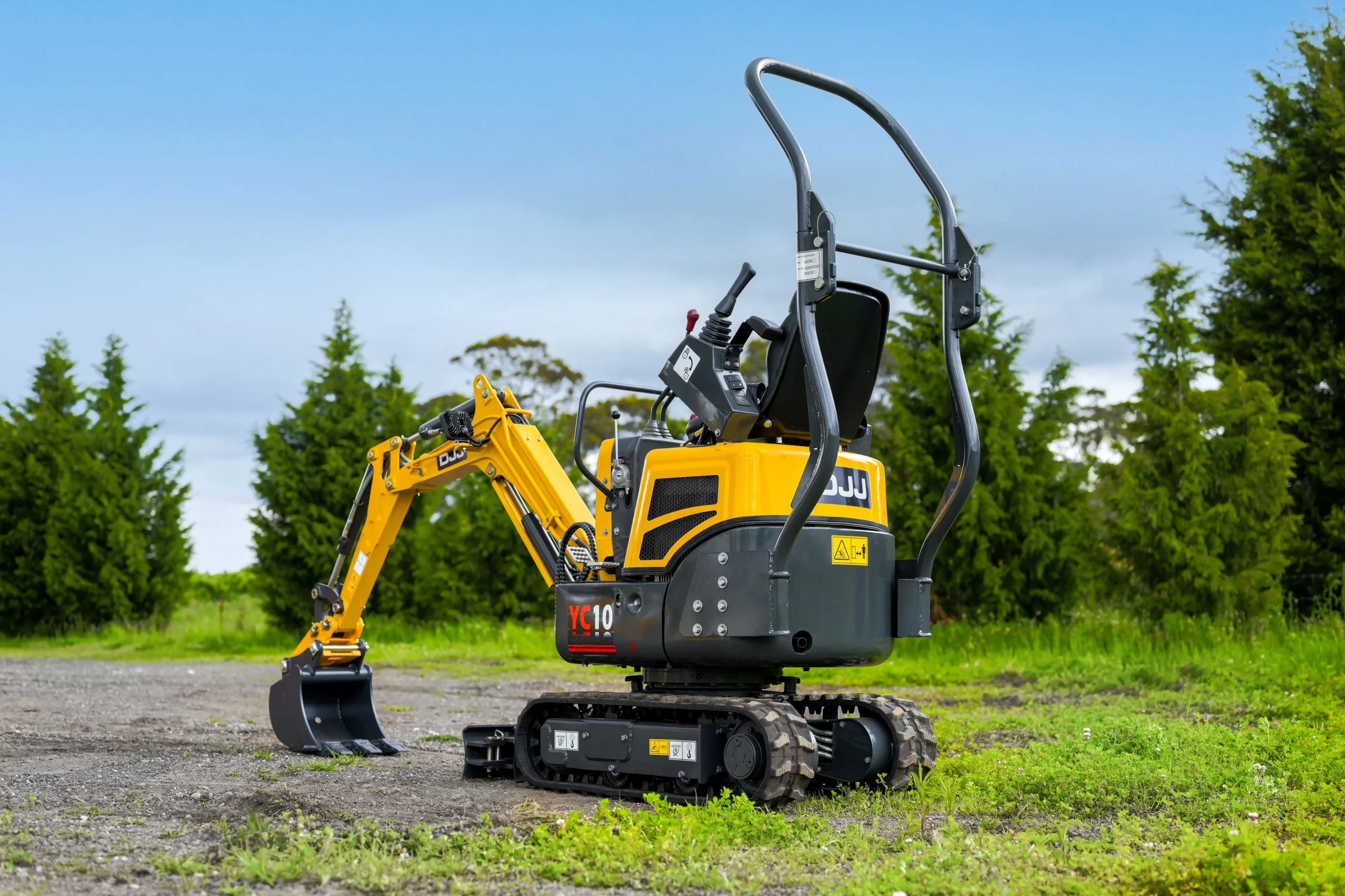 YC10-excavator-1-scaled