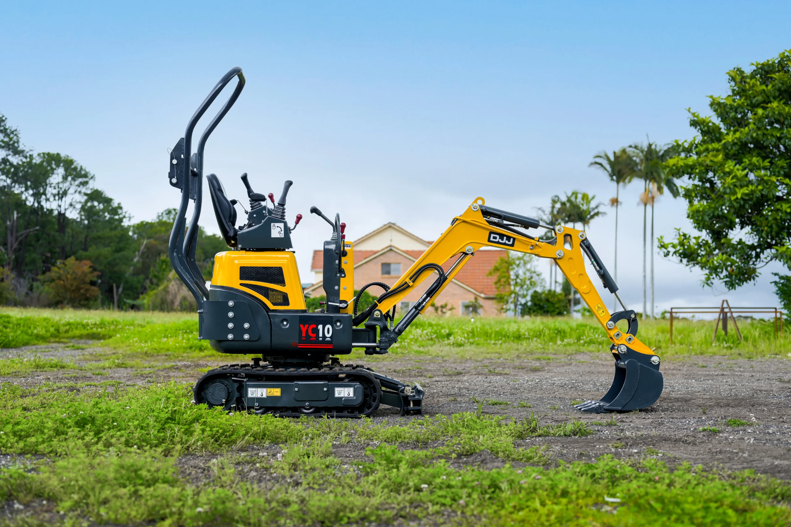 YC10-excavator-3-scaled