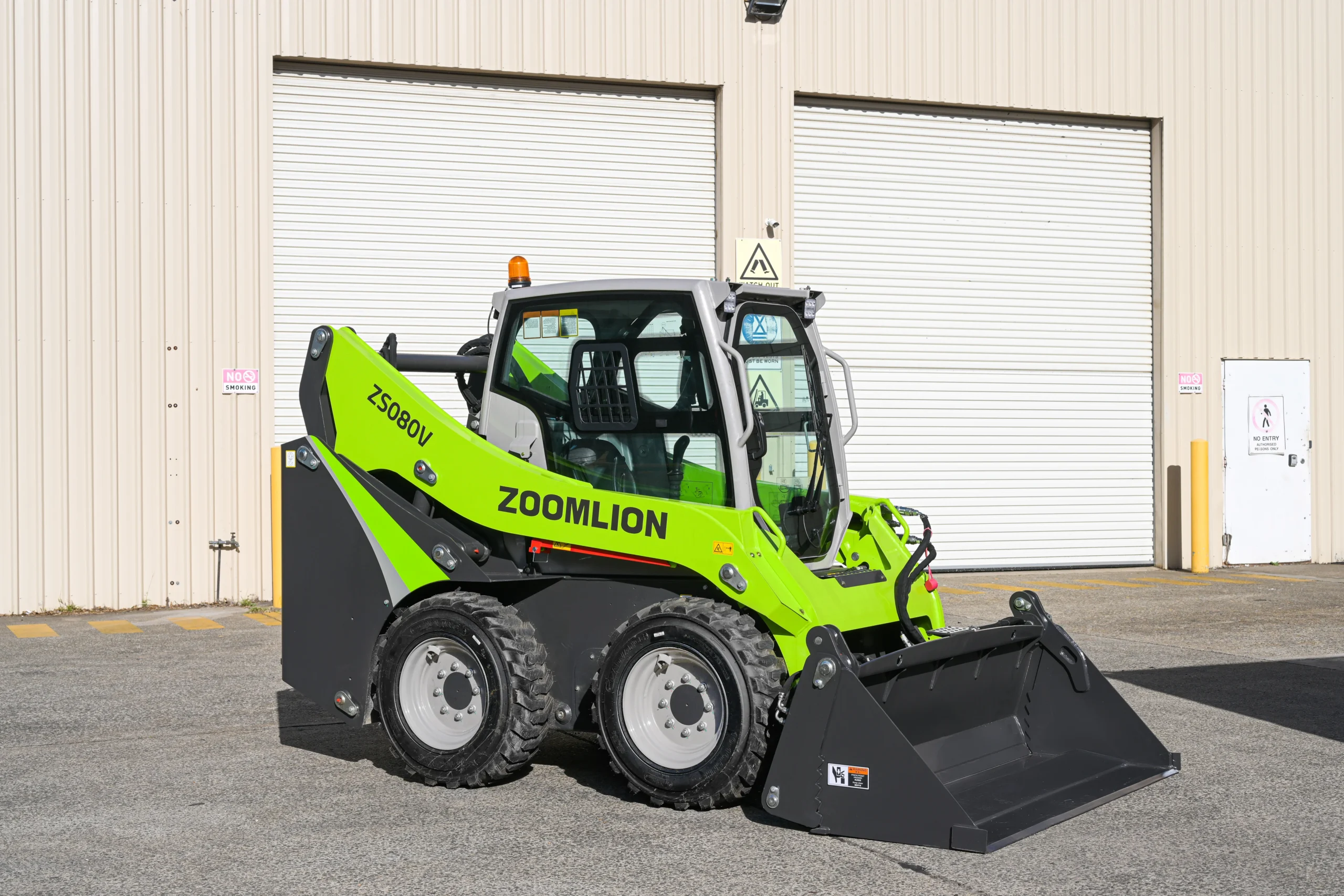 ZS080V-skid-steer-2-scaled