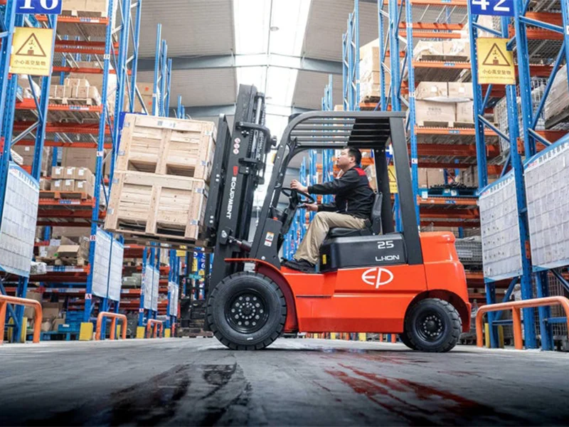 efx252-forklift-1
