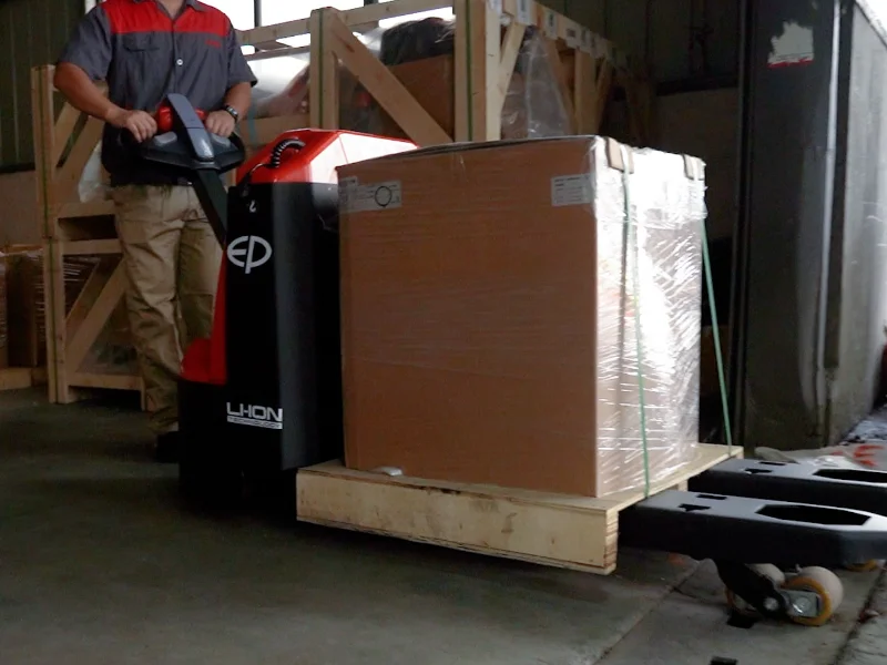 wpl202-2.0-ton-pallet-truck-10